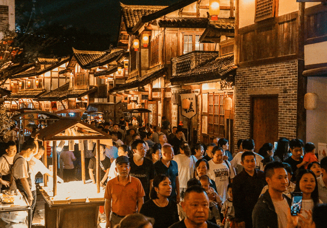 万里长江第一城，何处最“宜宾”？501的答案藏着千年烟火与团圆味