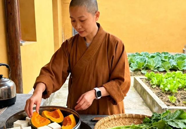 纪实：45岁尼姑查出尿酸571，6个月后降到176，分享3个方法