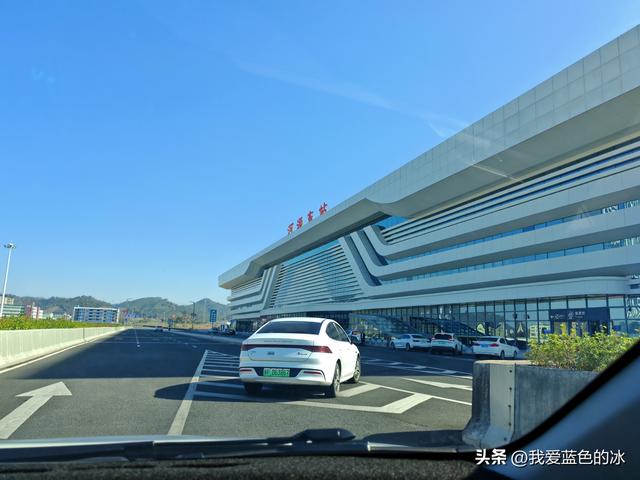 一个小时由河源来到相邻的难兄难弟梅州市