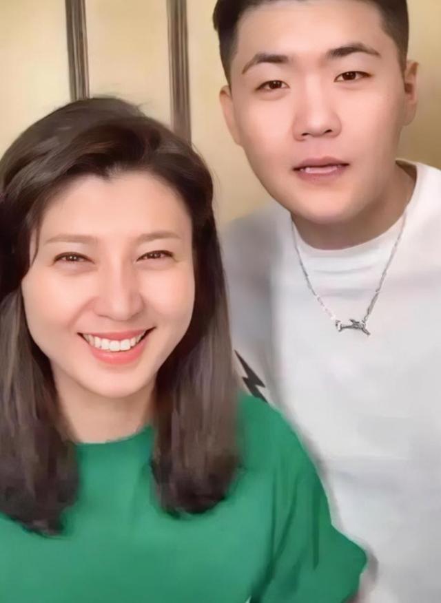 重罚！偷税、背人命债	，被官方彻查后首露面的闫学晶 迎来最终结局