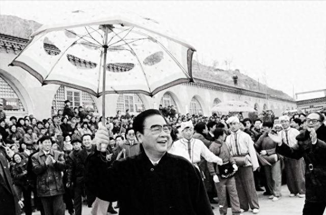李鹏坦白与周总理的真实关系：别人说我是他的养子，不正确