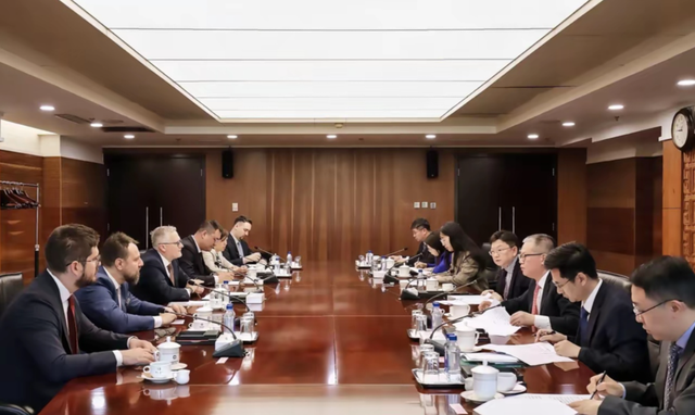 捷克总统万万没想到 , 一句“台湾安全我罩着” , 造成的后果如此严重