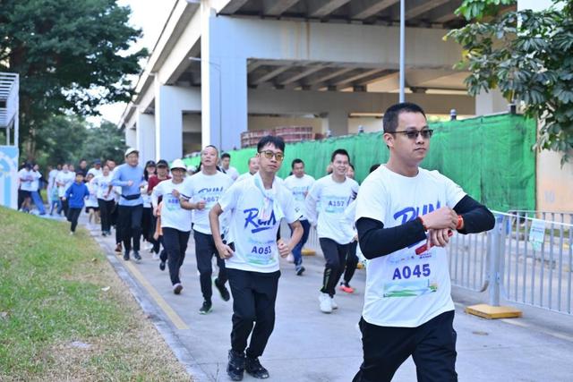 南头街道南联社区举办迷你马拉松，展示双界河生态美景
