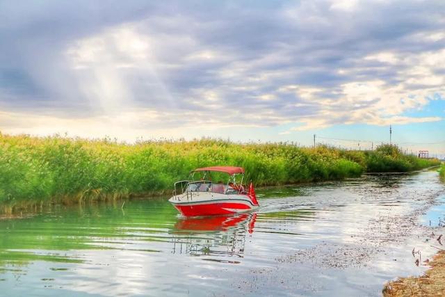 水天一色 博斯腾湖