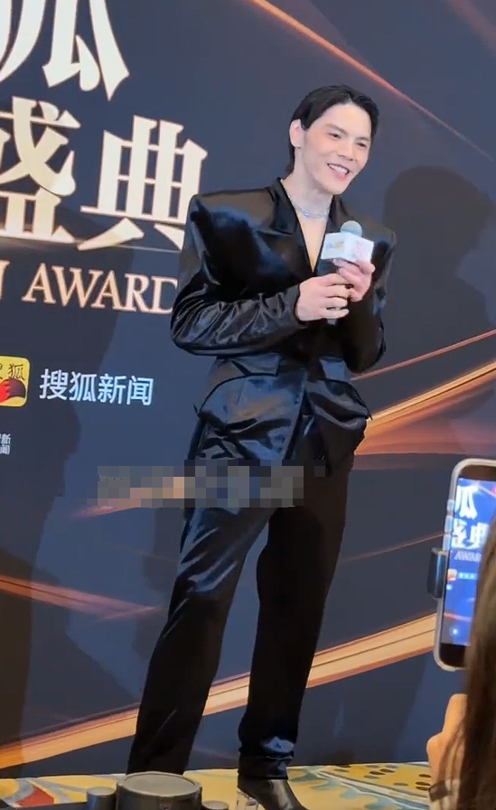 资本家的丑孩子收手吧！长得丑演戏烂，爹妈捧不红 别来祸祸观众了