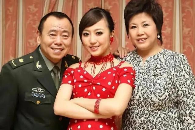 68岁潘长江豪宅名车无数，晚年却为42岁女儿愁白头	，真相泪崩！