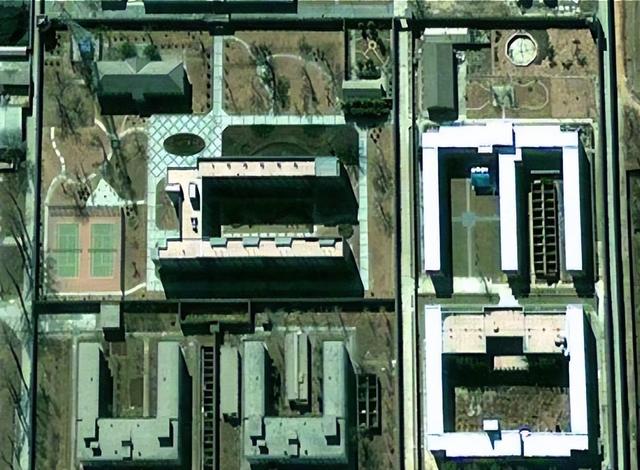 中国第一监狱：关的几乎全是高官，为防止泄密，牢房内有特殊布置