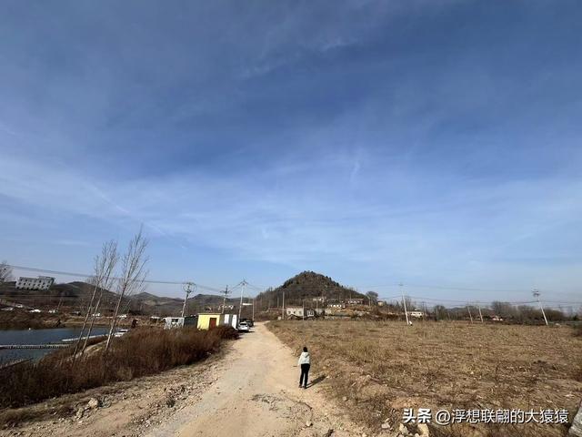 莱芜苗山镇铜山村里的汉代铜矿洞