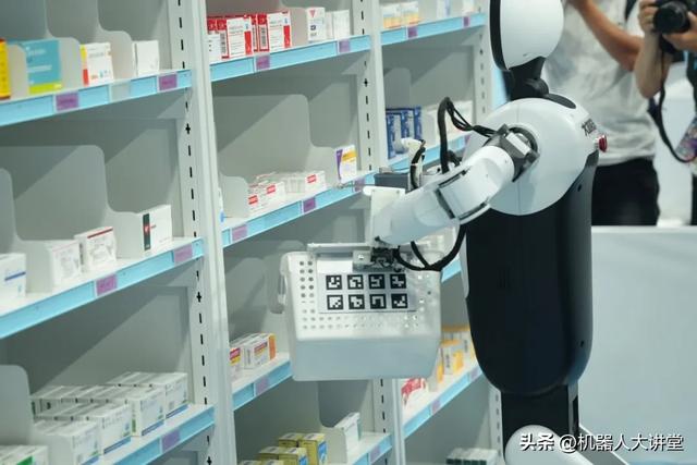 2个月造出世界级机器人，正面硬刚百亿独角兽，团队如何做到的？