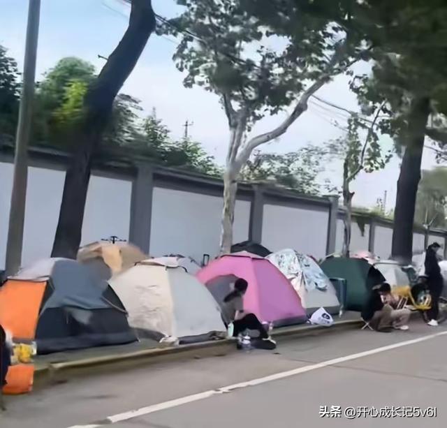 你怎么看因酒店涨价选择搭帐篷过夜