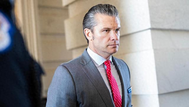 特朗普已连炸7国	，美防长逼中国往后退，102架次美军机分批进南海