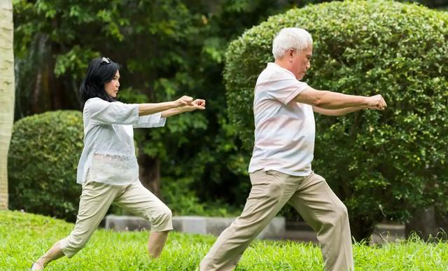 运动并非越多越好？医生提示：超过60岁，运动要做到这5点