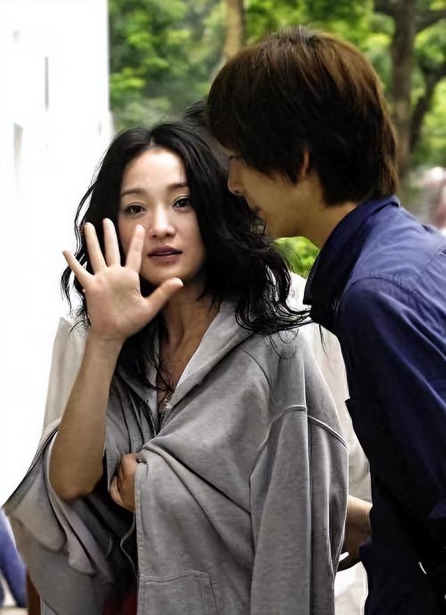 “京圈恶少”王烁：睡遍娱乐圈女星，殴打继母王艳，枪指刘涛老公