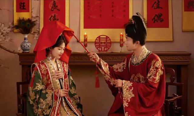 新婚夜老婆出上联：有力耕田真男人，丈夫的下联让老婆心花怒放！