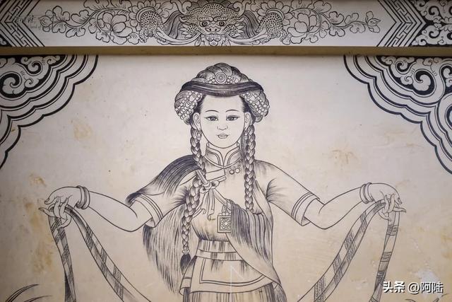 泸沽湖镇的石板路是当地摩梭文化的重要载体，却是众多车友的噩梦