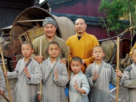 拔萝卜带泥！释永信被抓六天后，释小龙父亲出事，过往黑史全被扒