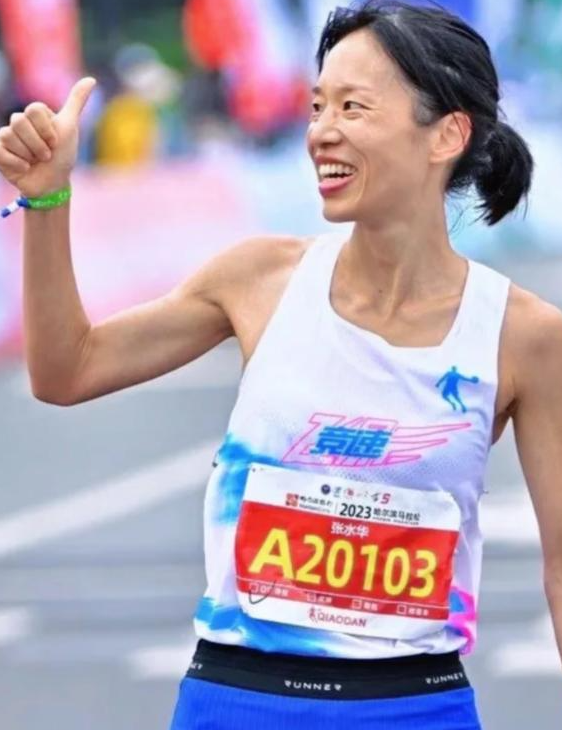 白岩松也没想到，辞退传闻半个月后	，医院披露最快女护士离职内情