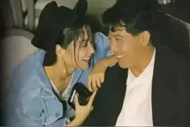 原来林青霞是因为这样才跟秦汉分手，如今78岁秦汉家中还珍藏旧照图片