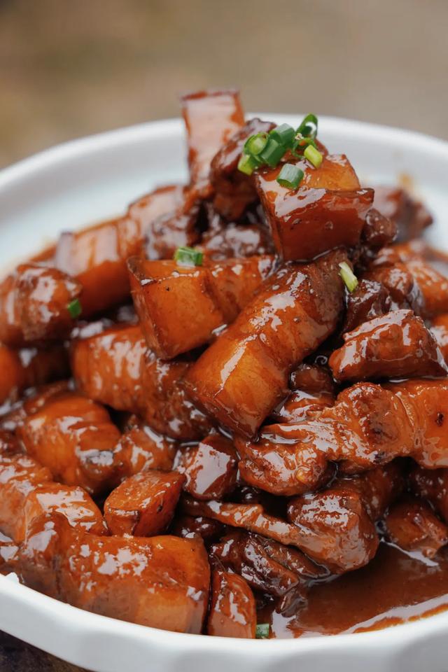 在临安,怎样才算“真土豪”?答案:买猪送房!