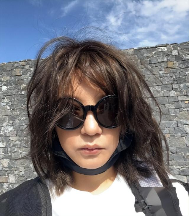 赵薇没想到，自己不止被圈内封杀，还有一件事，也让她面子挂不住