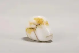 1克4千，和田玉里的鸡骨白图片