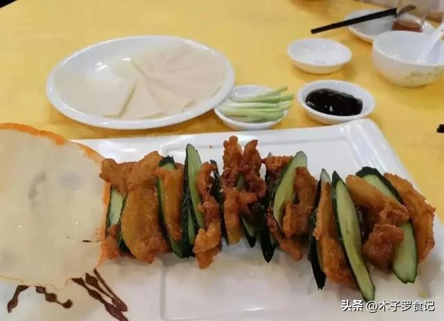 新会圭峰山上的枫叶红了吗？没有红叶，品尝山脚下的美食，也不错