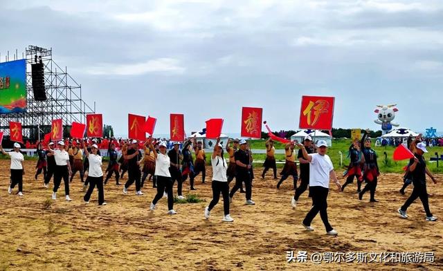 2025鄂尔多斯暖城那达慕开幕！