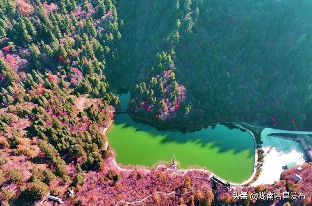 官鹅秋韵：在层林尽染中遇见“秋水天长”