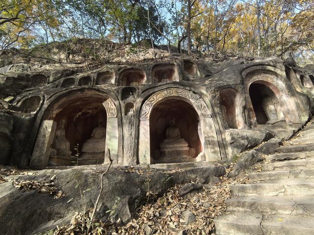南京栖霞山一日徒步，游千年古刹，看漫山红叶