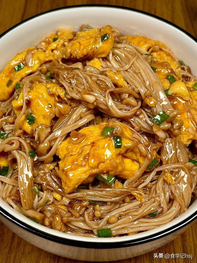 这种菜是“天然化痰王”，煮水当茶喝，把肺里“老痰”慢慢涮干净