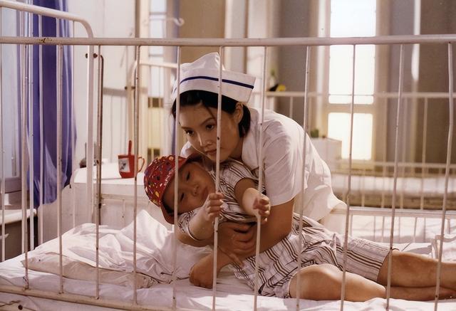 她11岁被导演看中，与名导同居多年被抛弃，如今复出却无人问津