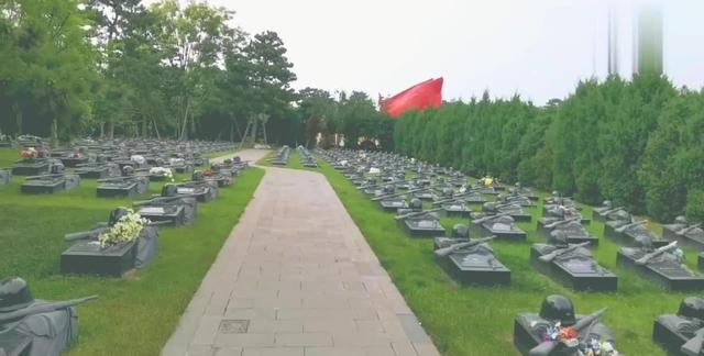05年薄一波癌症住院，5个月后陷入昏迷，生命最后未留一言半语