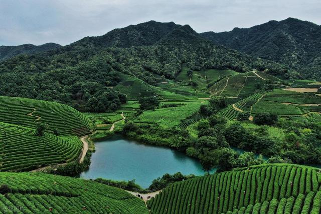 杭州半小时车程的宝藏小城，水乡购物中心不收门票，称为良心县城