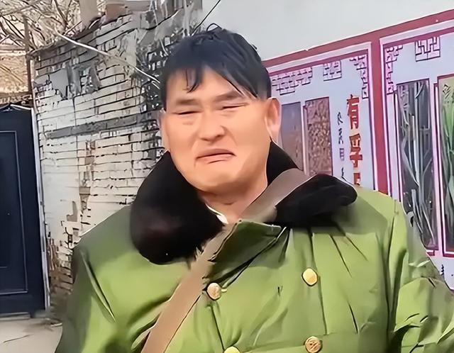 难怪陈亚男伤感	，再看大衣哥现儿媳，她跟人在处事上就差了两个字
