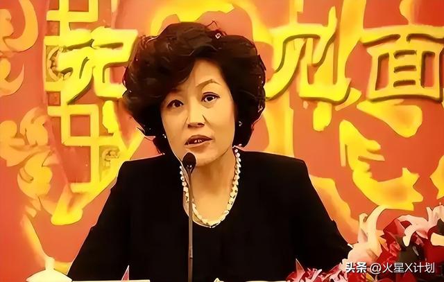 终于破案了！逼得赵本山退出央视春晚的不是宋丹丹，更不是范伟