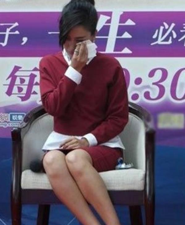 和孔令辉分手12年，被黑人驼肩上的马苏	，如今的下场怪不了别人