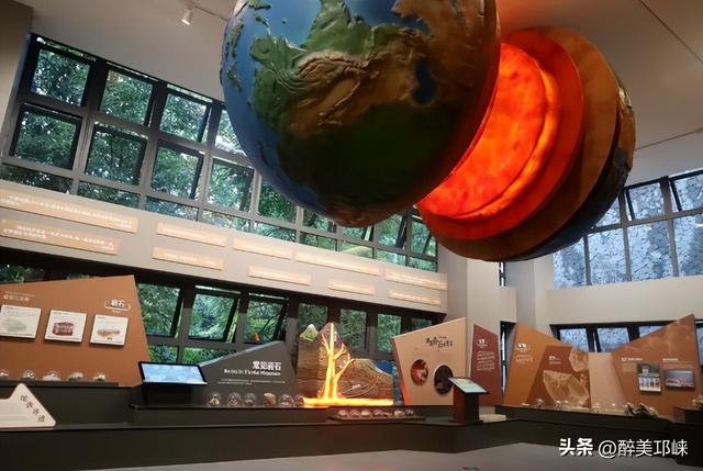 放春秋假啦！成都天台山旅游景区免门票→