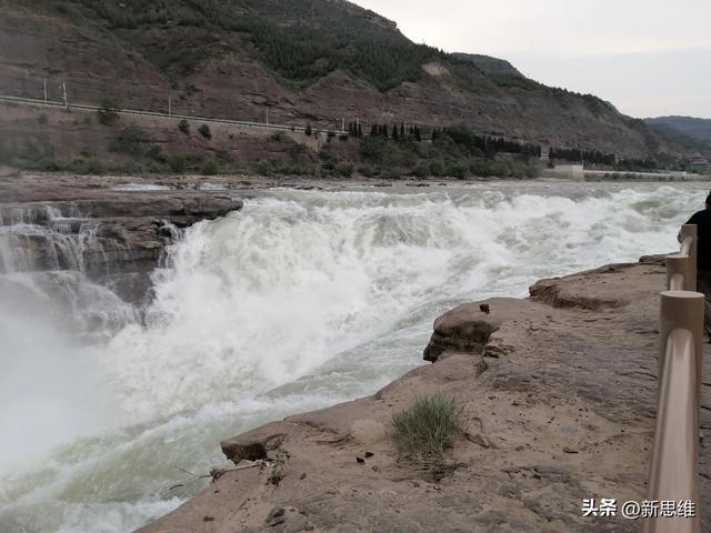 黄河壶口瀑布，在哪里看最合适？拍全景照恰到好处？