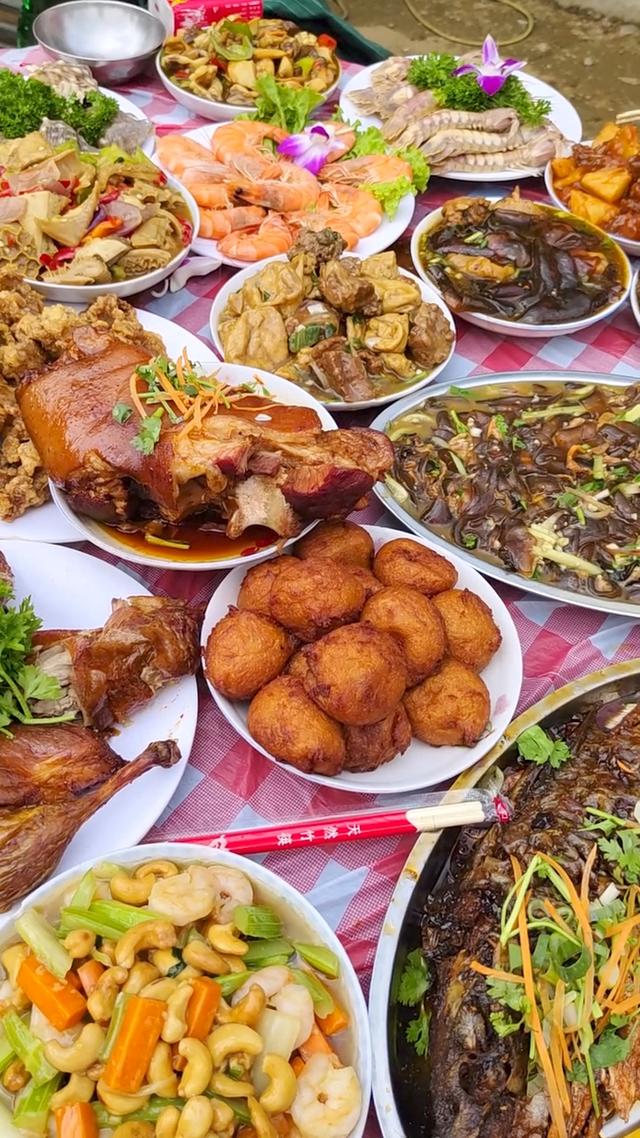 预制菜婚礼后续！花费37万包厅，后厨大量冷冻货， 酒店账号已沦陷