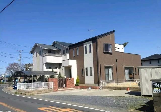 日本面积38万平方公里，要养活1.3亿人口，为何还能家家住独栋？