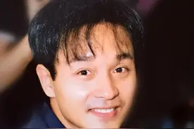 一张高清照便暴露张国荣当年的真实地位，难怪被赌王抢着认女婿图片
