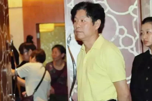宋祖英：连登24届春晚，39岁高龄生子后“消失”，57岁身材似少女