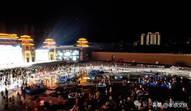 电音+泼水节+美食,云梦的夏夜嗨爆啦!