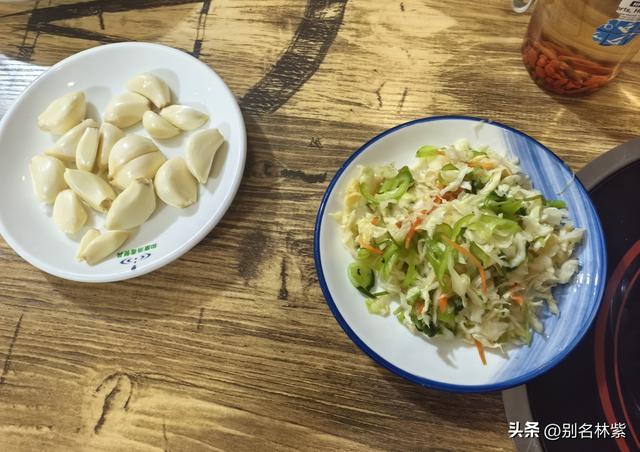 参观额尔古纳博物馆，了解蒙兀室韦和俄罗斯族历史，回青旅吃焖面