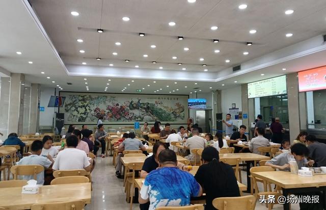 国庆中秋长假，扬州市政府食堂接待游客4411人次