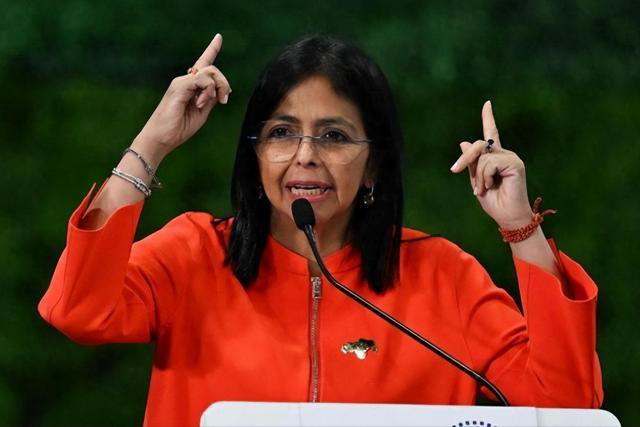 转向了？特朗普主动还油轮	，白宫释放俄公民，美国第一次做出妥协