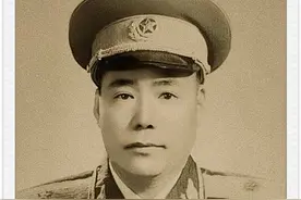 开国少将李曼村回忆从梁山阻击战到挺进豫皖苏陈毅两次到十纵讲话图片