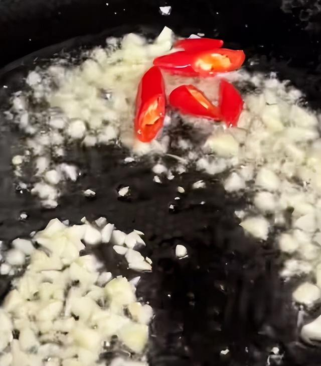 白露过后，要使劲吃这菜！一润燥!二清热、三亮眼睛，鲜嫩别错过