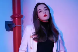 迪丽热巴步入婚姻殿堂？与黄景瑜关系暧昧不明，大粉：无工作追求图片