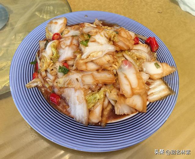 自驾新疆，从哈密到阜康，分享一条小众路线，车少景美（1）
